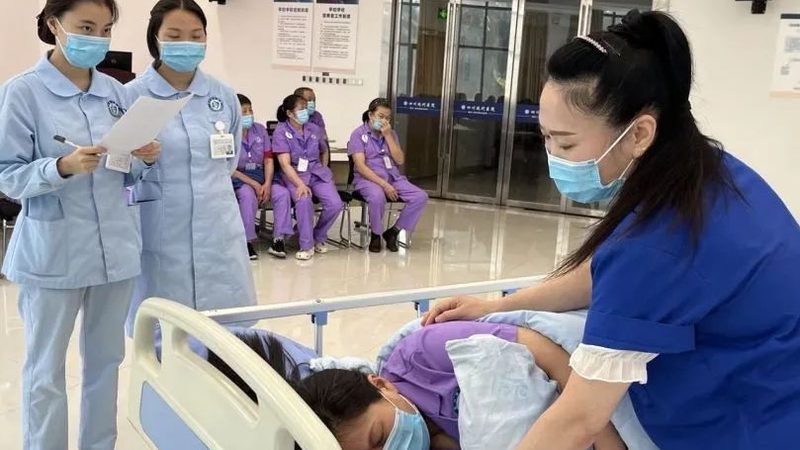 月嫂式服务：北京护工陪护的贴心选择